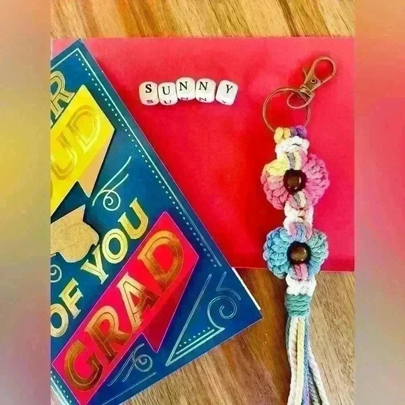 Rainbow flower keycharms - Picture 3 of 5